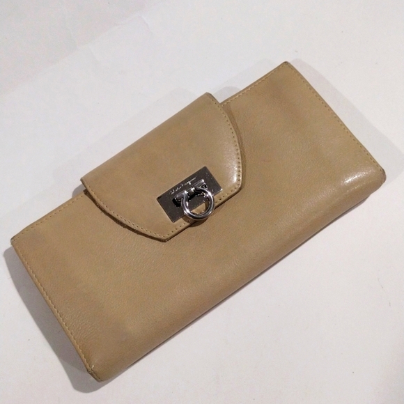 Salvatore Ferragamo Beige Leather Long Wallet Women – Luxury Designer Gancini - Picture 3 of 16